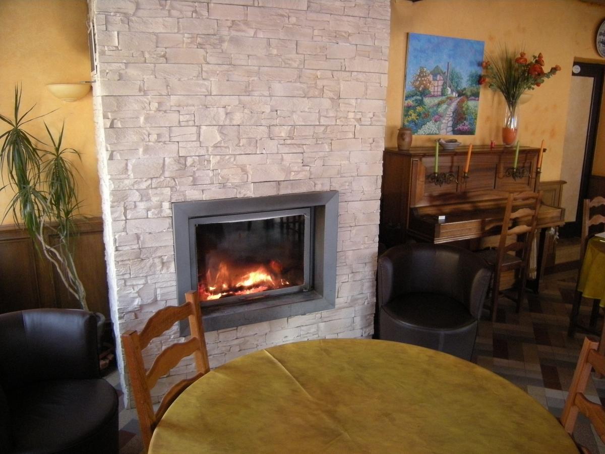 Hotel Gites Des Touristes Vollore-Montagne ภายนอก รูปภาพ
