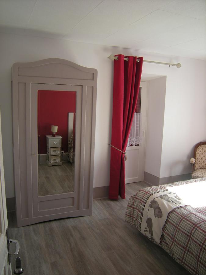 Hotel Gites Des Touristes Vollore-Montagne ภายนอก รูปภาพ